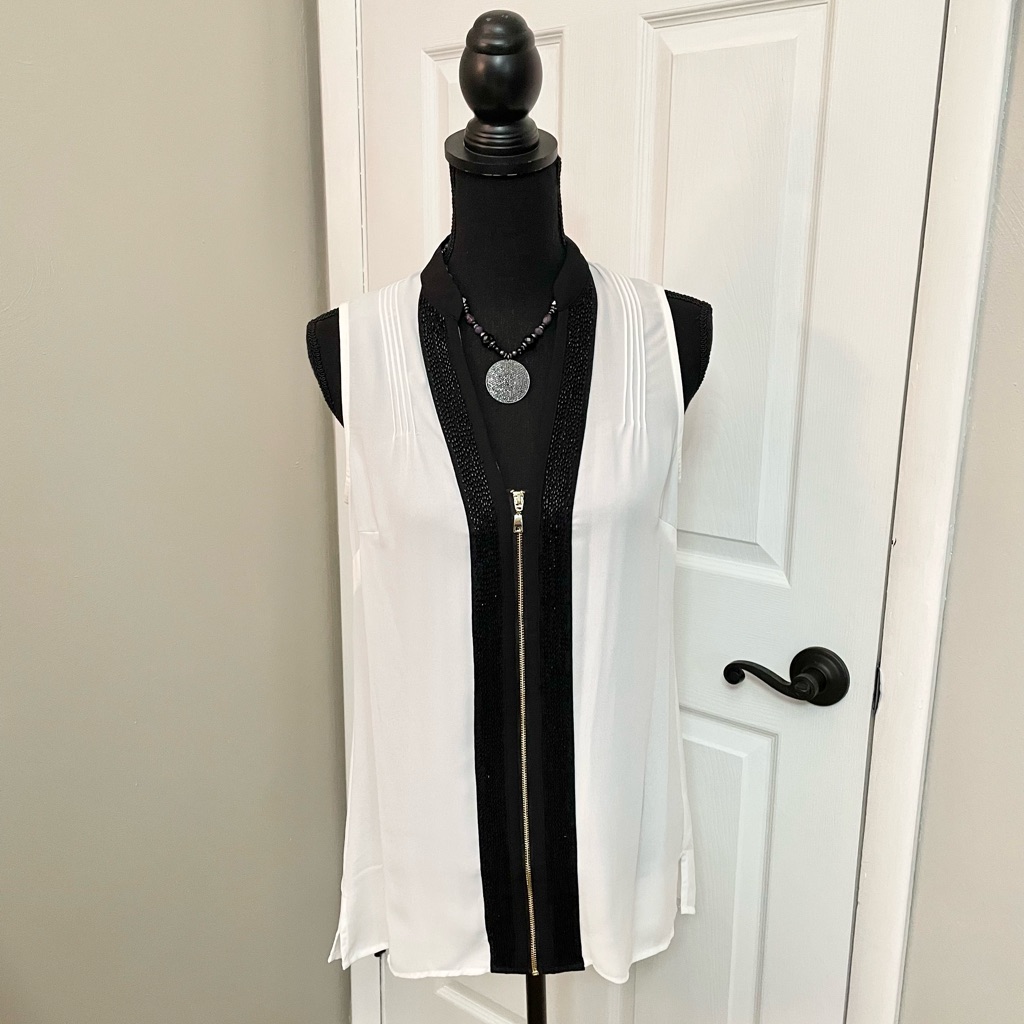 Cache Sleevless Topnwot